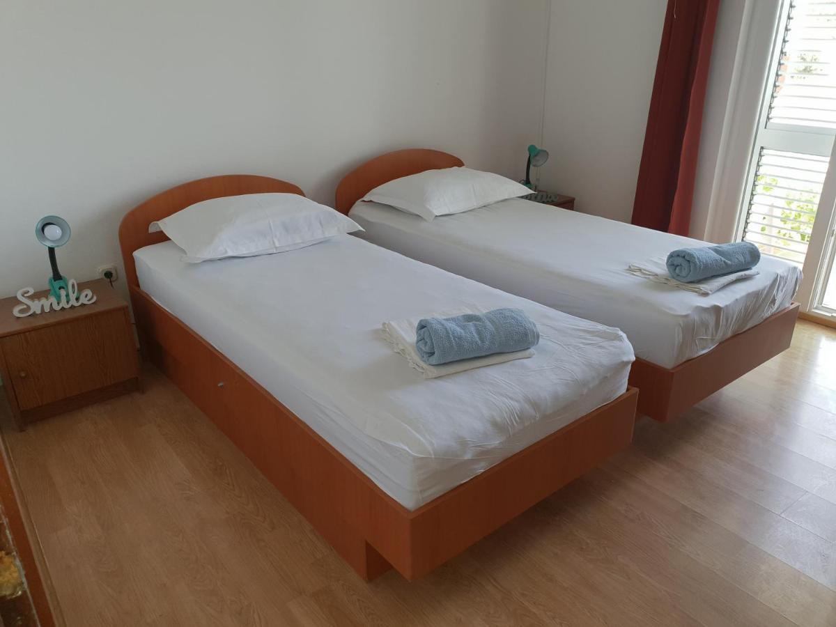 Luka'S Lodge Guesthouse & Hostel Hvar Town Esterno foto
