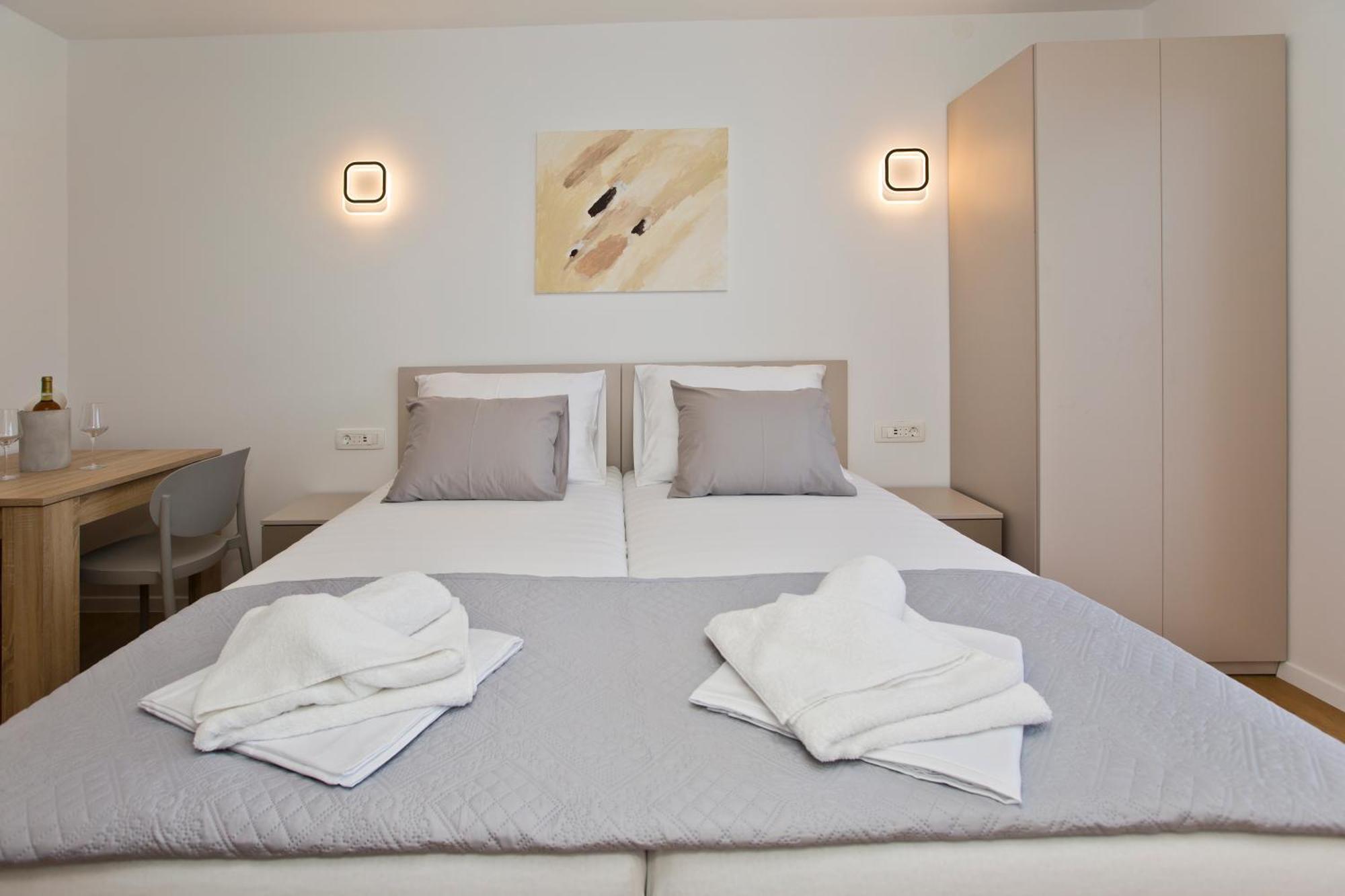 Luka'S Lodge Guesthouse & Hostel Hvar Town Esterno foto