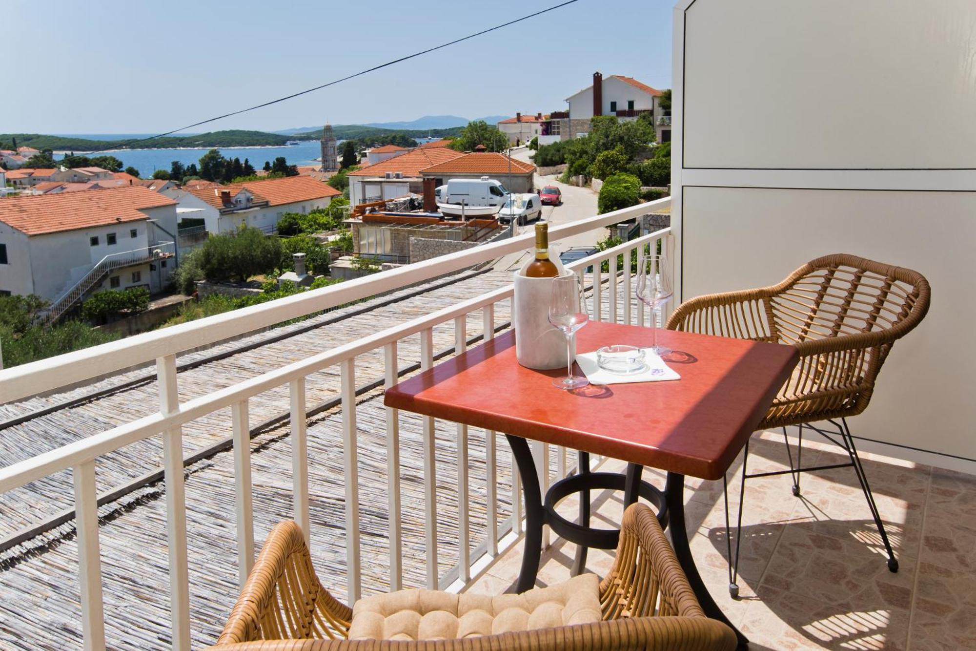 Luka'S Lodge Guesthouse & Hostel Hvar Town Esterno foto