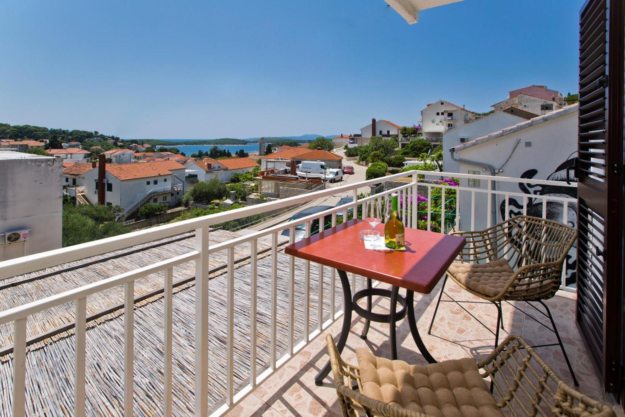 Luka'S Lodge Guesthouse & Hostel Hvar Town Esterno foto