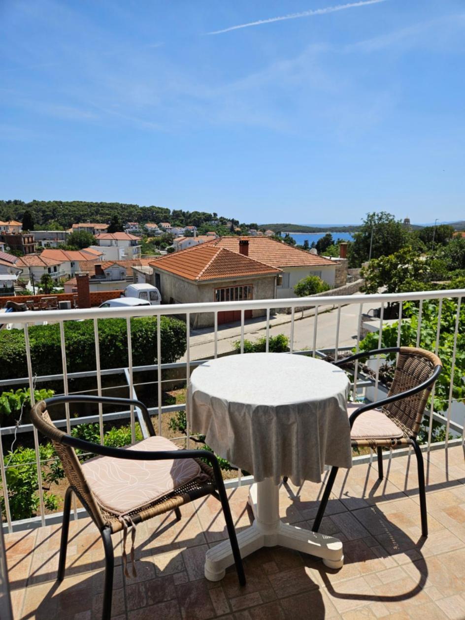 Luka'S Lodge Guesthouse & Hostel Hvar Town Esterno foto