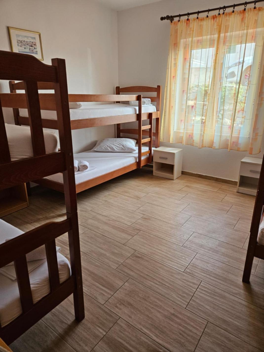 Luka'S Lodge Guesthouse & Hostel Hvar Town Esterno foto