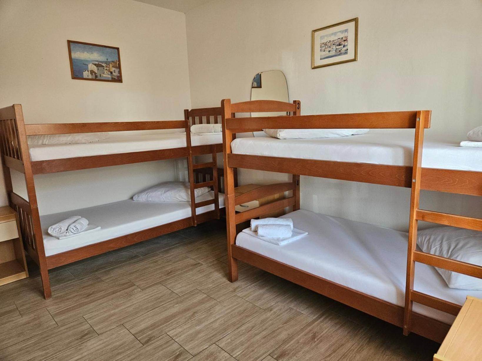 Luka'S Lodge Guesthouse & Hostel Hvar Town Esterno foto