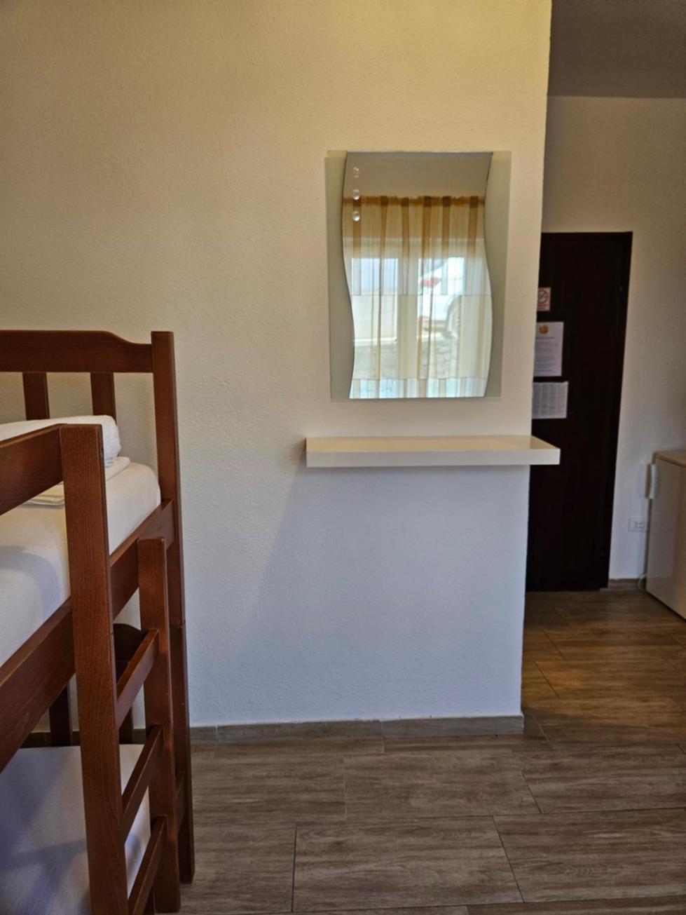 Luka'S Lodge Guesthouse & Hostel Hvar Town Esterno foto