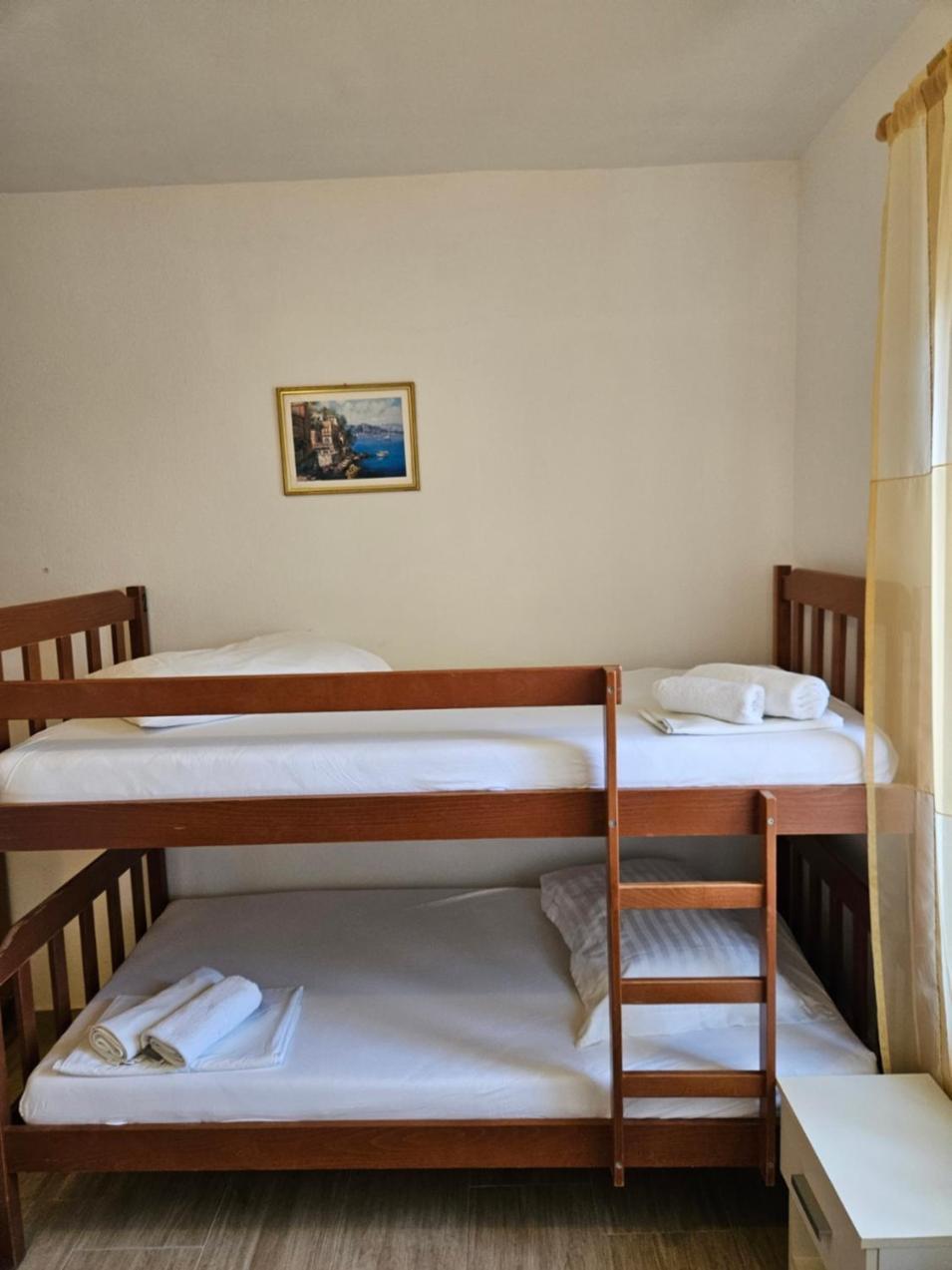 Luka'S Lodge Guesthouse & Hostel Hvar Town Esterno foto