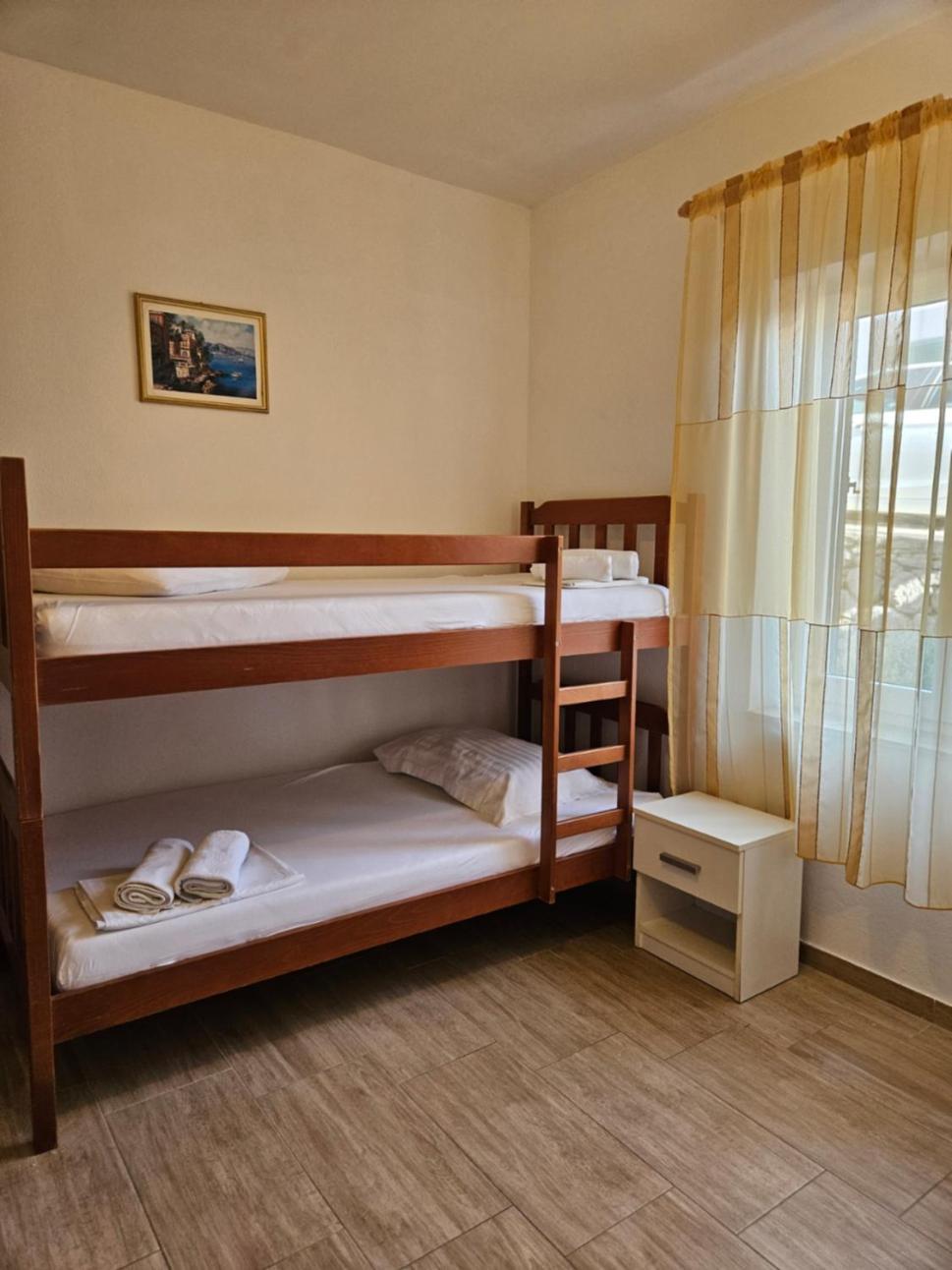 Luka'S Lodge Guesthouse & Hostel Hvar Town Esterno foto